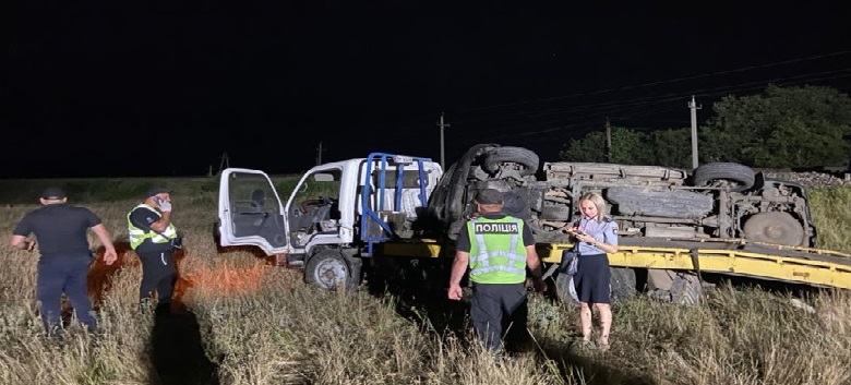 Двоє загиблих унаслідок зіткнення локомотива та евакуатора: поліцейські розслідують обставини ДТП у Білгород-Дністровському районі Двоє загиблих унаслідок зіткнення локомотива та евакуатора: поліцейські розслідують обставини ДТП у Білгород-Дністровському районі dqxikeidqxidqrant