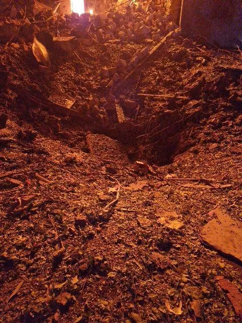 Війська РФ вночі вдарили по центру Миколаєва: в житловому будинку виникла пожежа, постраждало 18 осіб. Фото dqxikeidqxidqrant