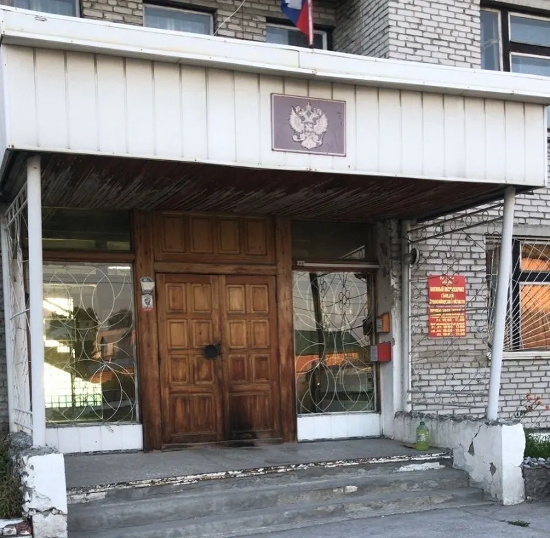 В Новосибирской области неизвестный поджег военкомат: полиция заявила о розыске