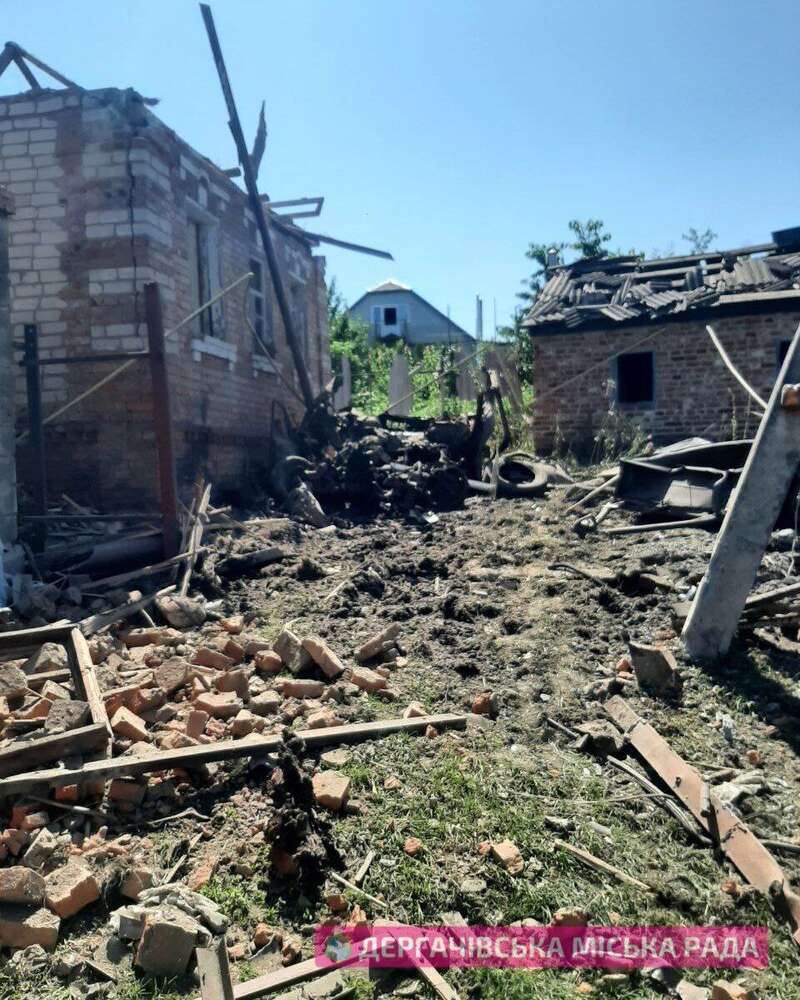 Оккупанты нанесли массированный удар по Казачьей Лопани на Харьковщине: есть погибший