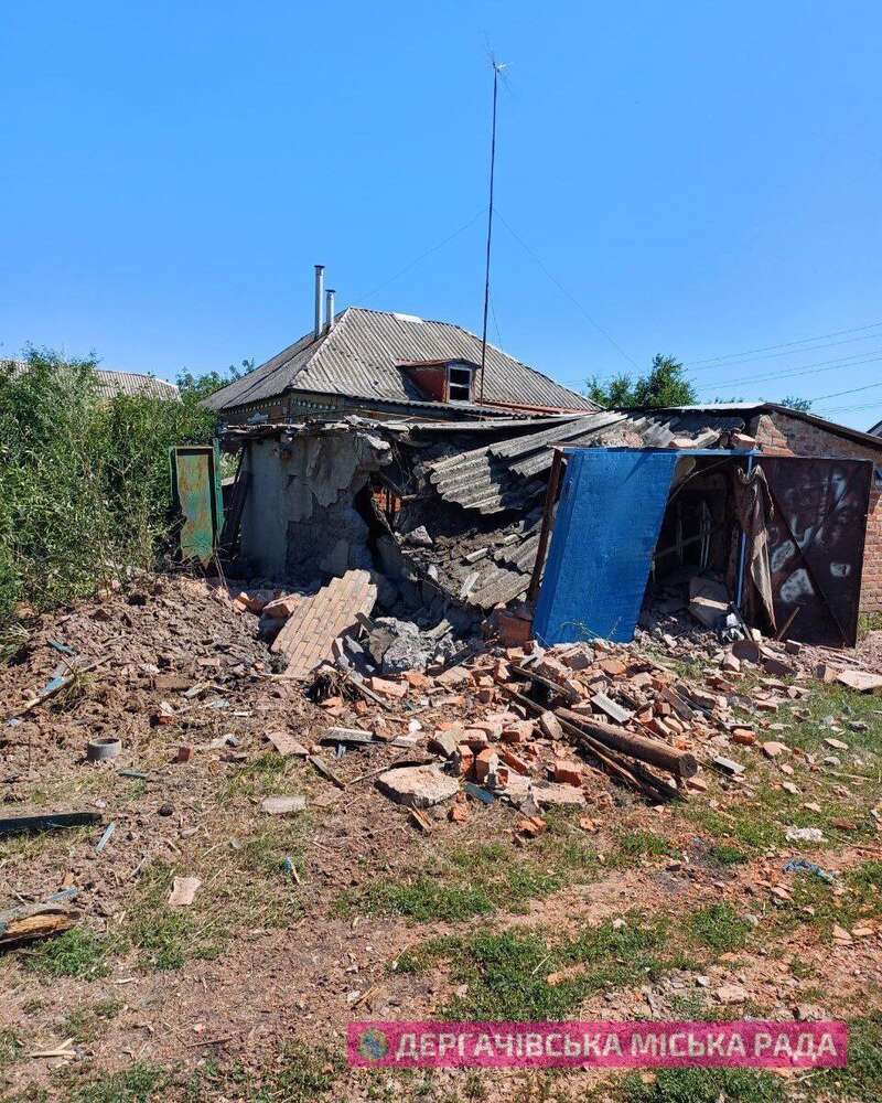 Оккупанты нанесли массированный удар по Казачьей Лопани на Харьковщине: есть погибший