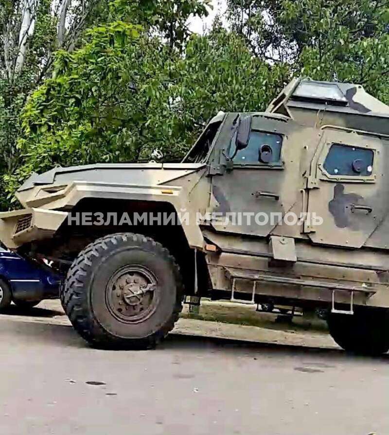 Окупанти стягують у напрямку Запоріжжя техніку, Мелітополь заполонили "Тигри", - мер dqxikeidqxidqeant