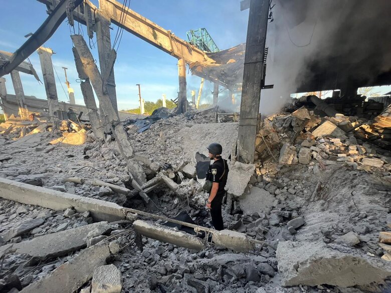 Доба на Донеччині: численні удари по Торецькій громаді, атака ракетами С-300 на Краматорськ, обстріли Авдіївки та Вугледару 04