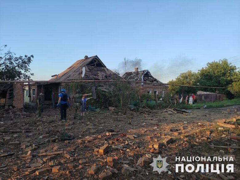 Враг атаковал ракетами Краматорск и Константиновку, повреждены дома, цех предприятия и ЛЭП 05