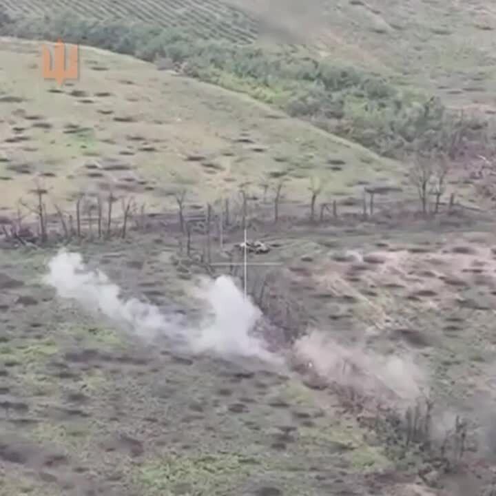 Ювелірна робота: Залужний показав, як артилеристи ЗСУ знищили російський танк Т-80. Відео dqxikeidqxiqzhant