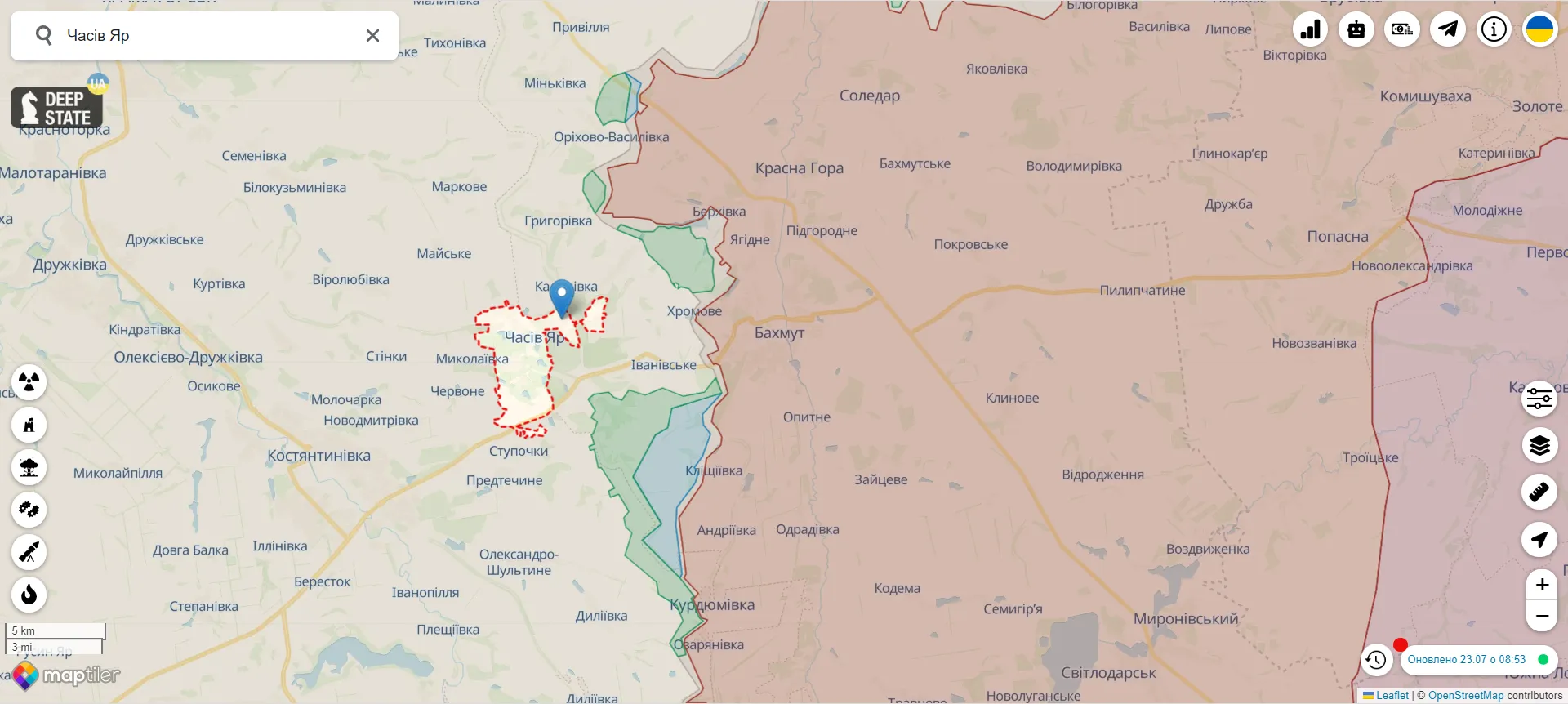 Россия атаковала кассетными снарядами Дворец культуры во Часовом Яру: здание сгорело. Фото
