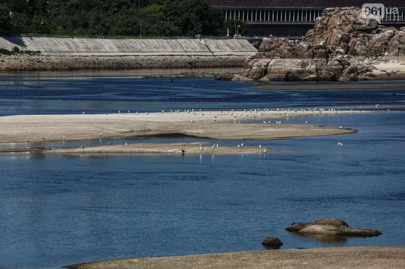 Уровень воды падает