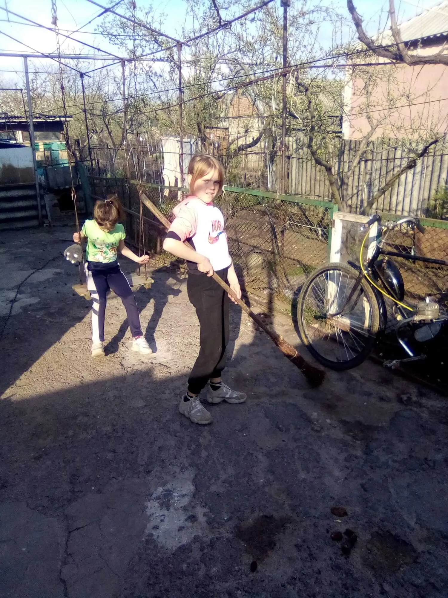 У Костянтинівці росіяни вбили двох дітей під час відпочинку біля озера: що відомо про загиблих