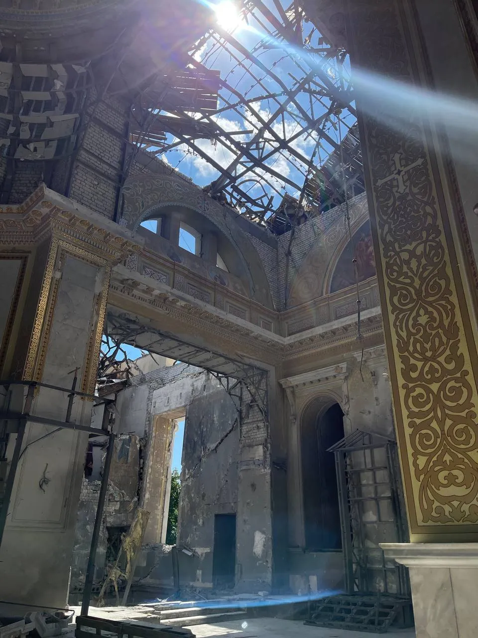 В Одессу прибыла миссия ЮНЕСКО по оценке ущерба от ракетных ударов РФ. Фото