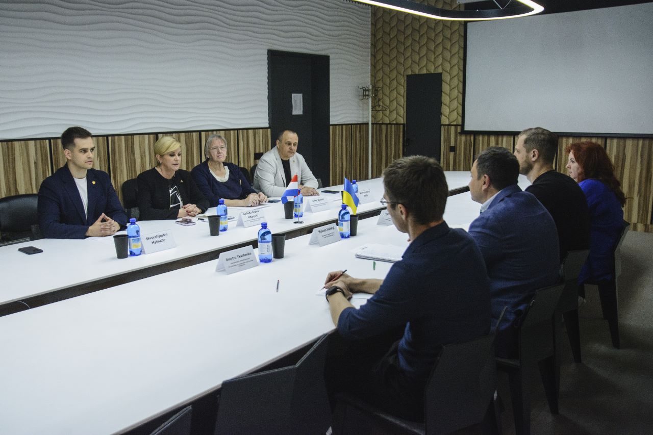 Україна та Хорватія обговорюють маршрути до портів для вивезення зерна 02 Україна та Хорватія обговорюють маршрути до портів для вивезення зерна 02