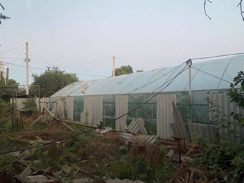 Росіяни ввечері та вночі обстрілювали Нікопольщину, постраждали 2 особи, пошкоджено понад 20 будинків 05