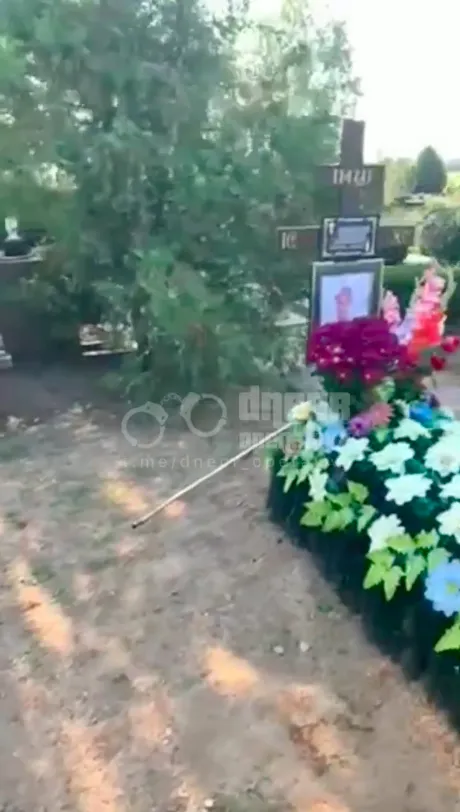 На Дніпропетровщині чоловік осквернив могили загиблих Героїв. Відео dqxikeidqxiuuant