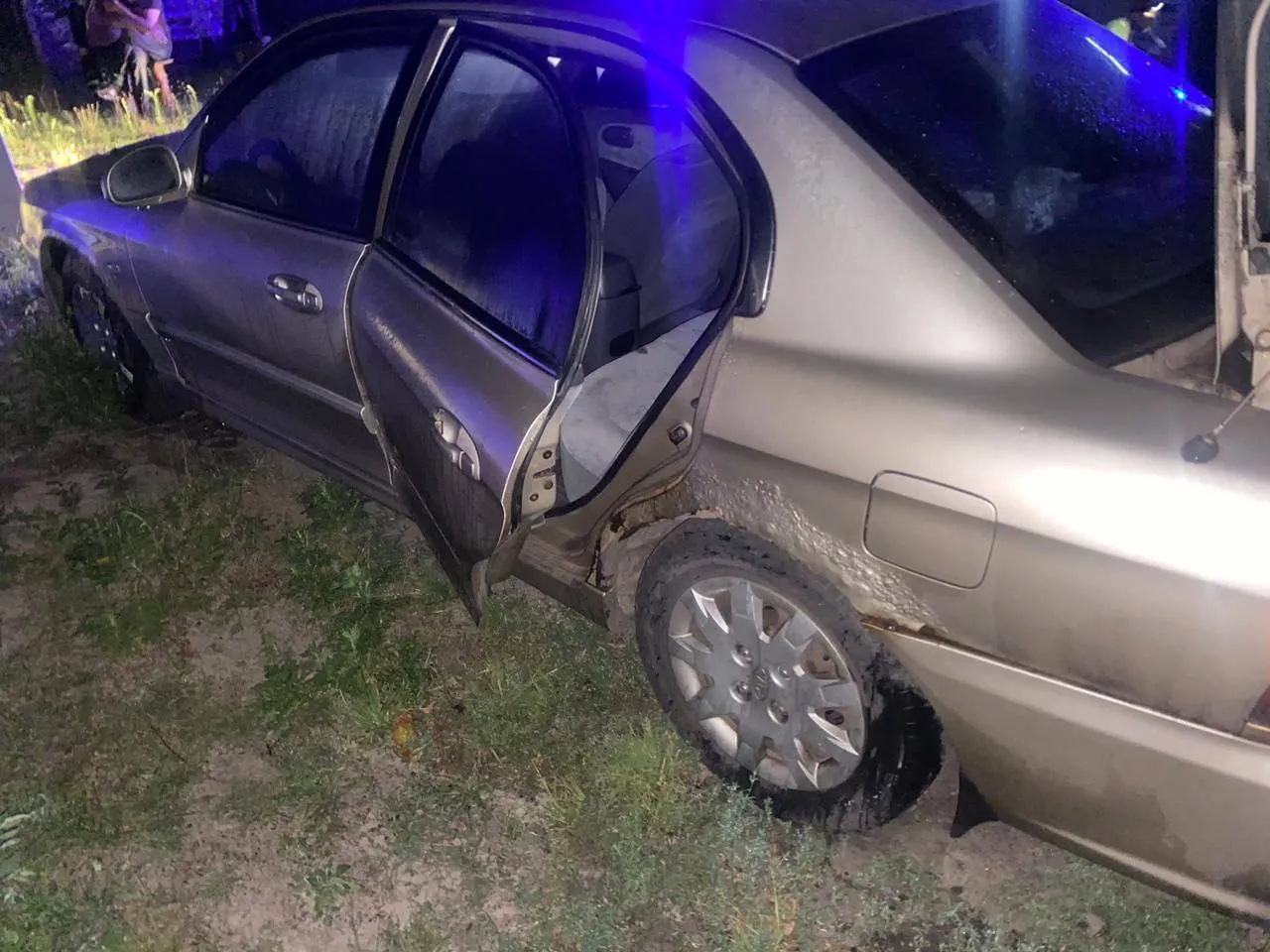 На Київщині хлопець підпалив родичам машини через сімейні конфлікти. Фото dqxikeidqxidqrant