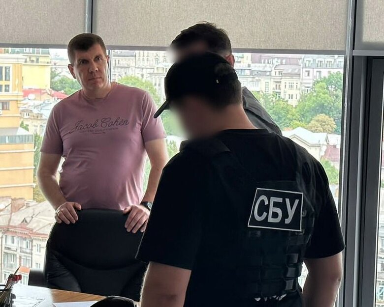 Как Слуги Гунько и Халимон зарабатывали на землях Академии наук 01 dqxikeidqxiqtkant