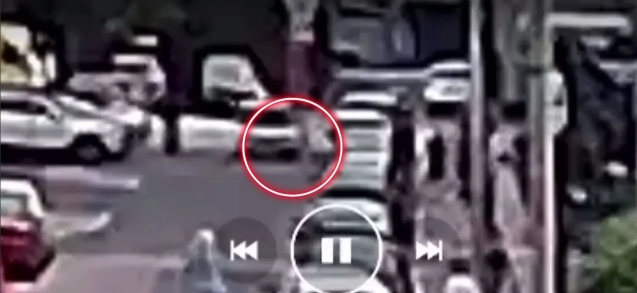 В Ирпене легковушка травмировала 5-летнего мальчика: момент ДТП зафиксировала камера. Видео dqxikeidqxidqrant