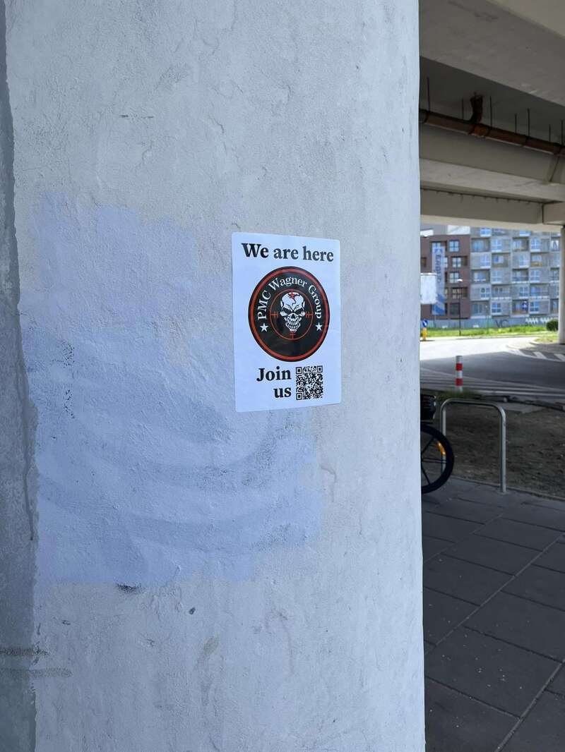 В Польше появились наклейки с призывом вступить в ЧВК "Вагнера": начато расследование dqxikeidqxidqrant