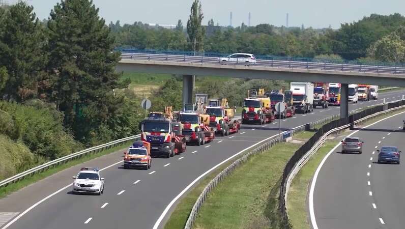 Украинские спасатели и техника отправились в Словению, где бурлит наводнение. Видео dqxikeidqxidqeant