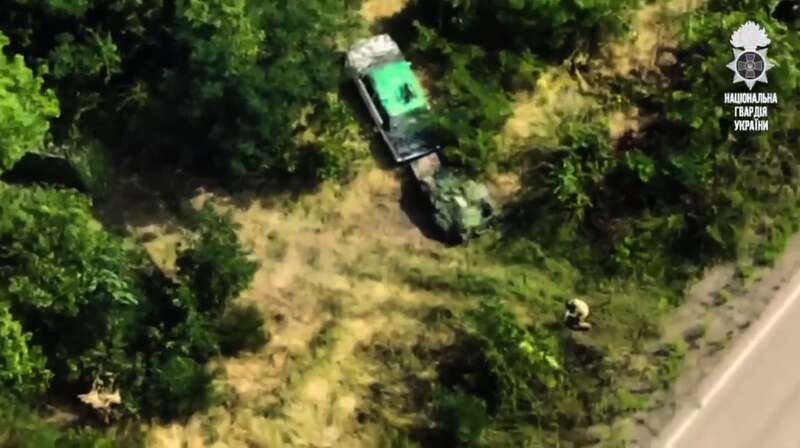 Окупанти на Запоріжжі переміщалися позиціями на викраденому цивільному авто: нацгвардійці виправили ситуацію. Відео