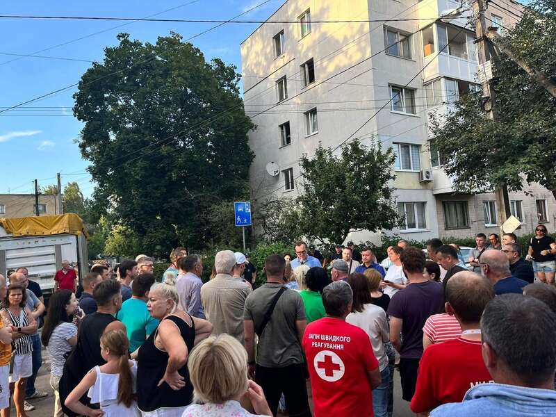 У Львові ракетним обстрілом пошкодило 48 будинків: мерія надасть допомогу постраждалим. Фото dqxikeidqxidqrant