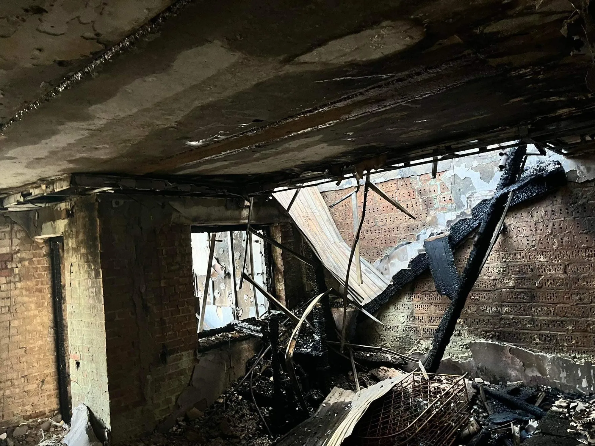 У Львові ракетним обстрілом пошкодило 48 будинків: мерія надасть допомогу постраждалим. Фото