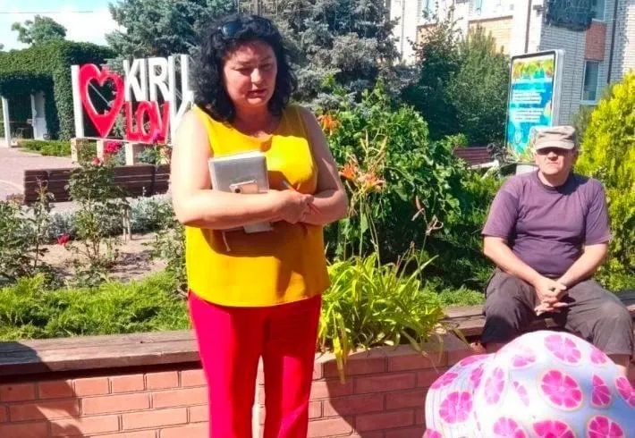 Оккупанты бросили на подвал попавшуюся на реализации краденого эксгауляйтерку Кирилловки – СМИ dqxikeidqxidqrant