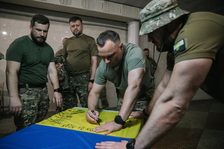     : ³       ,      11