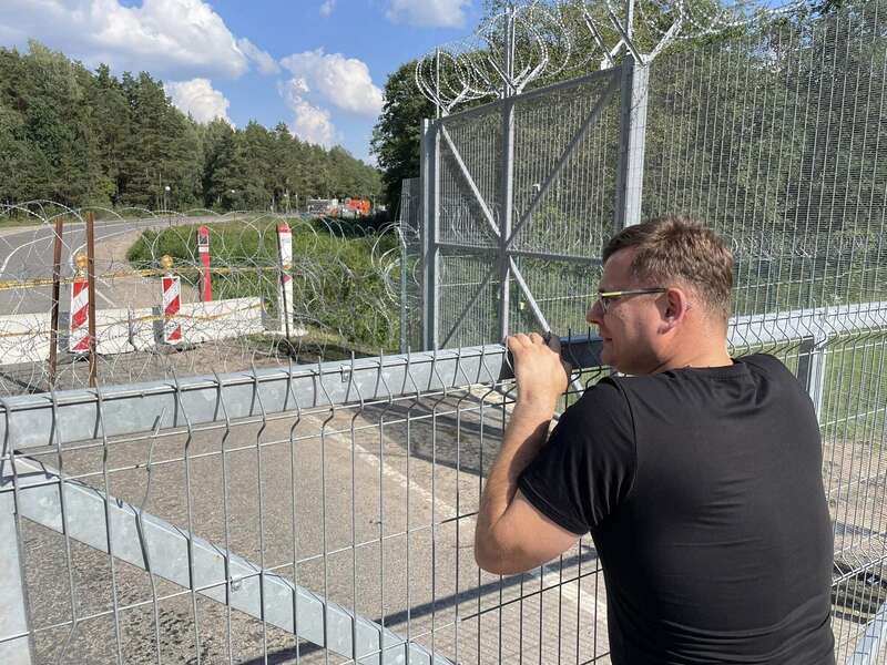 Литва укрепляет границу с Белоруссией: установили первые укрепления. Фото dqxikeidqxidqrant