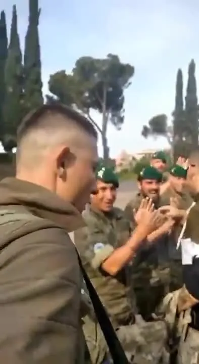 Испанские инструкторы провели украинских воинов под крики