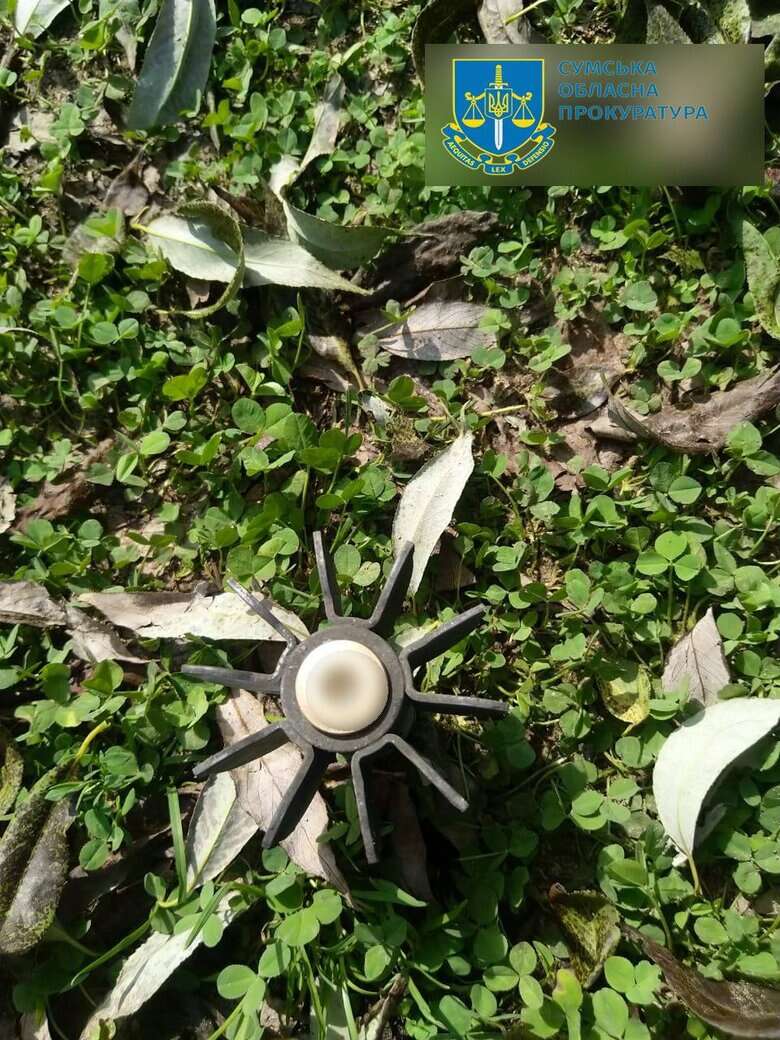 Внаслідок обстрілу Сумщини поранення дістали 4 чоловіків, пошкоджено будинки та авто 03 Внаслідок обстрілу Сумщини поранення дістали 4 чоловіків, пошкоджено будинки та авто 03