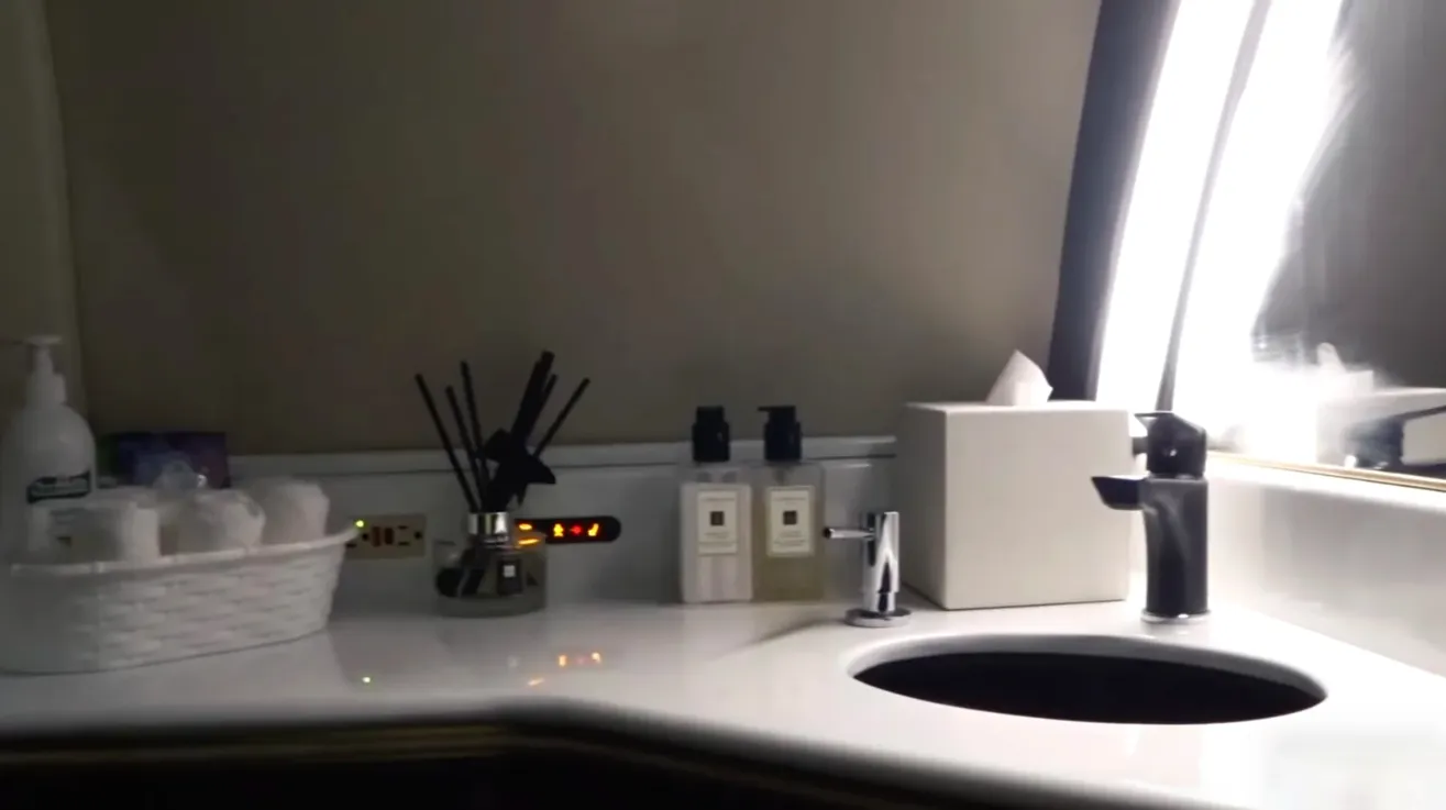    :     Embraer Legacy 600 