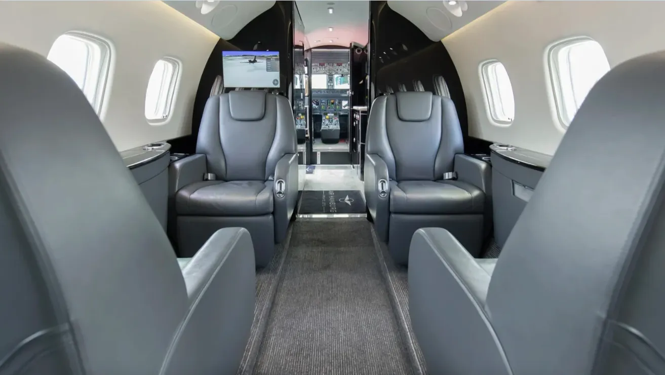    :     Embraer Legacy 600 