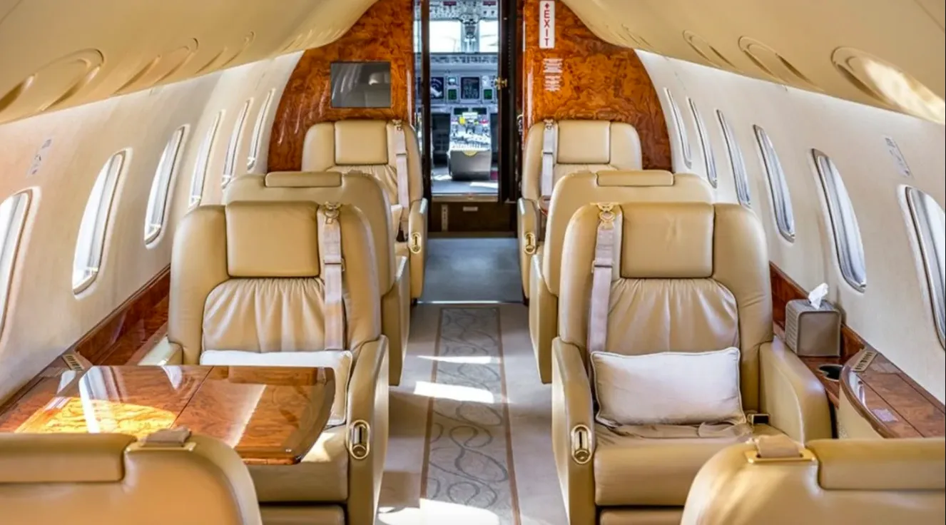    :     Embraer Legacy 600 