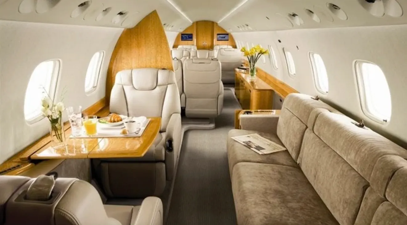   :     Embraer Legacy 600 