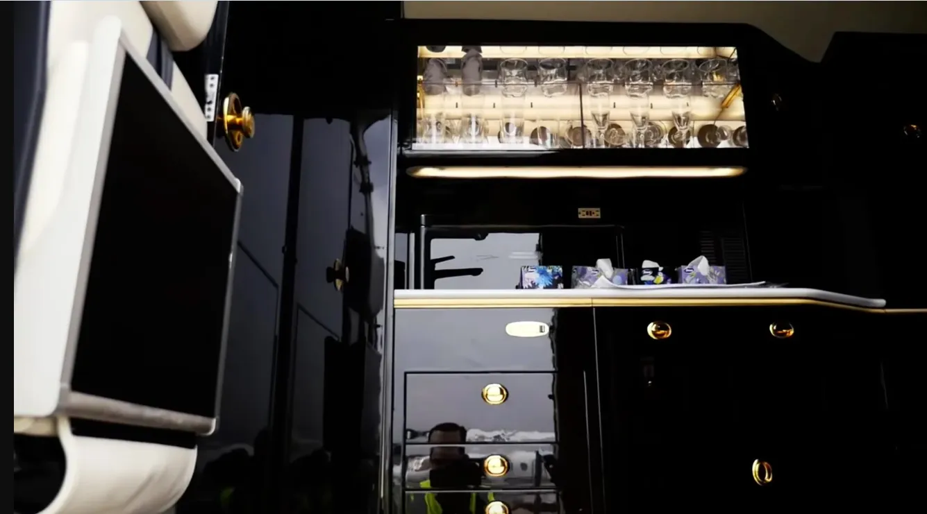    :     Embraer Legacy 600 