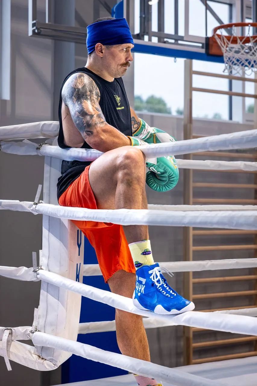 Джошуа сделал