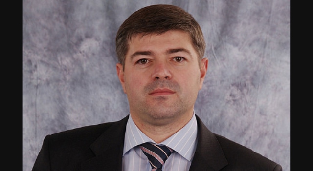   «-»,    « »  .   г 