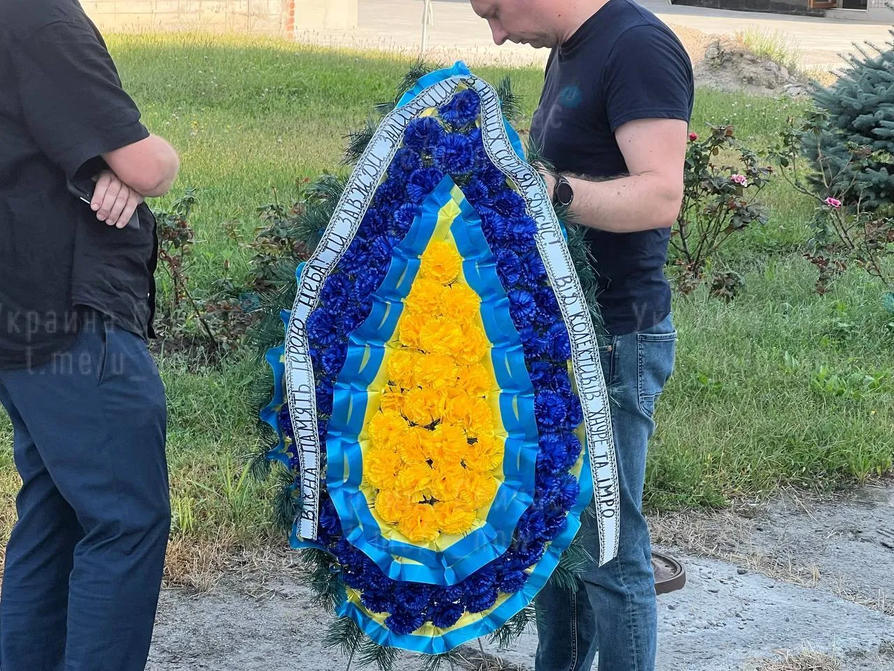 У Києві почалося прощання з льотчиком dqxikeidqxidqrant