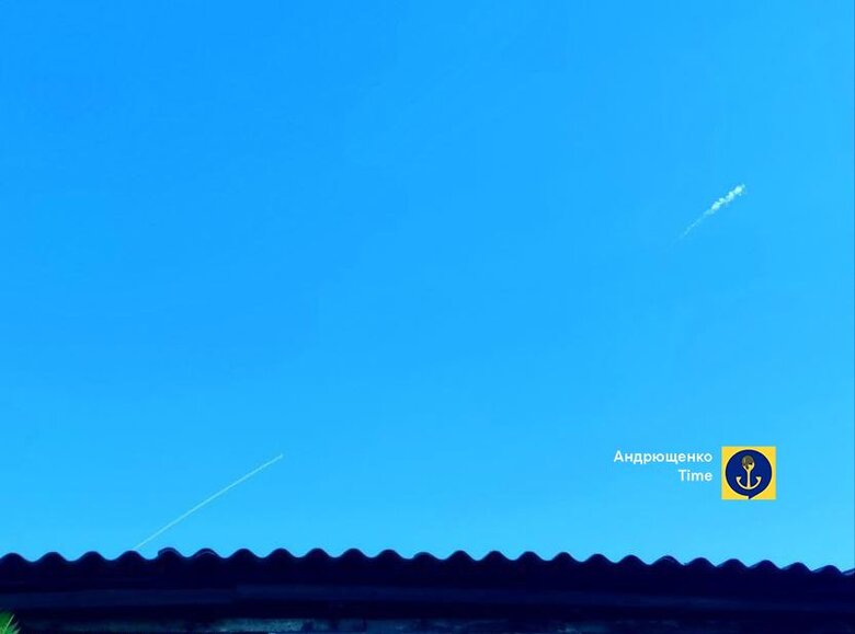 В оккупированном Мариуполе раздаются взрывы, работает ПВО рашистов 02 В окупованому Маріуполі лунають вибухи, працює ППО рашистів 02