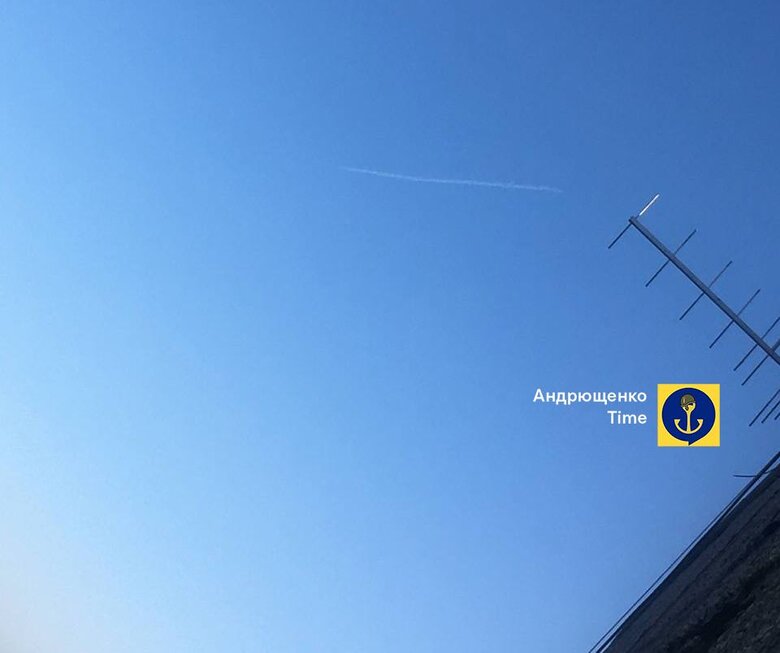 В оккупированном Мариуполе раздаются взрывы, работает ПВО рашистов 03 В окупованому Маріуполі лунають вибухи, працює ППО рашистів 03