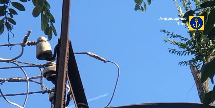 В оккупированном Мариуполе раздаются взрывы, работает ПВО рашистов 05 В окупованому Маріуполі лунають вибухи, працює ППО рашистів 05