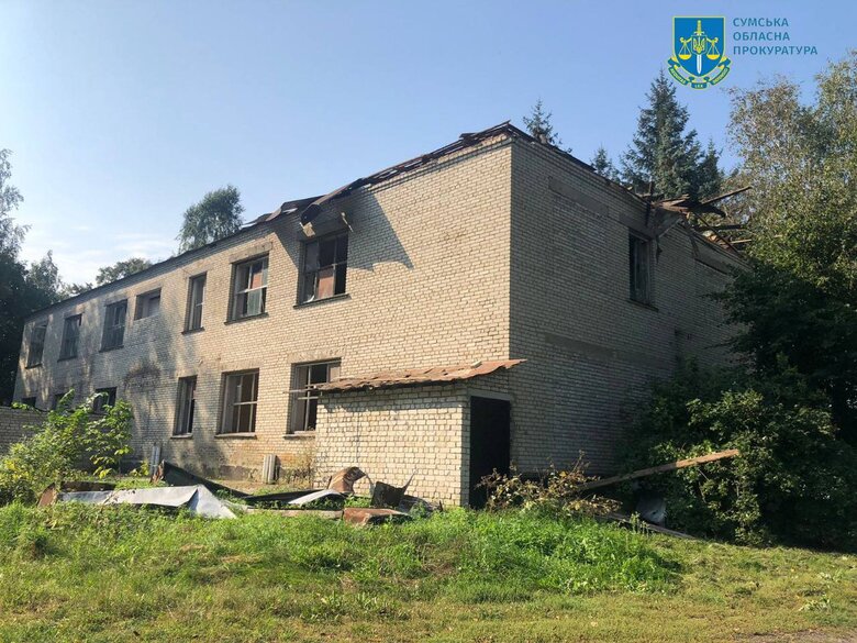 Рашисти вночі обстріляли Сваркове на Сумщині, загинула 82-річна жінка 04