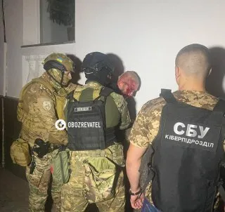 У Полтаві затримали фітнес-тренера, який ображав військових і влаштовував провокації. Фото dqxikeidqxidqrant