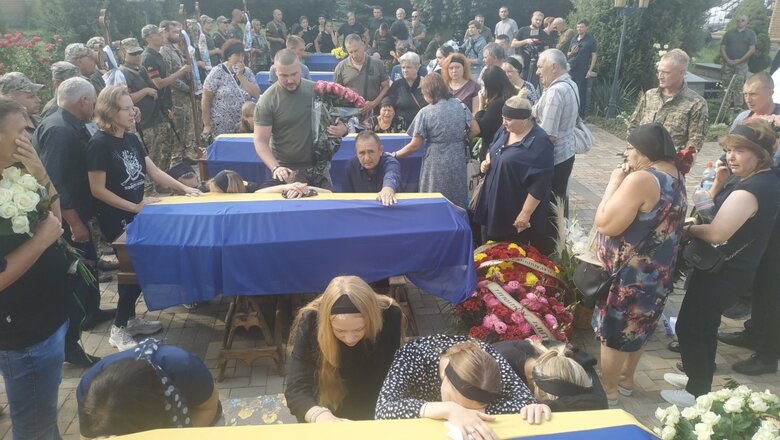 В Полтавской области прощаются с погибшими в Донецкой области экипажами Ми-8 03