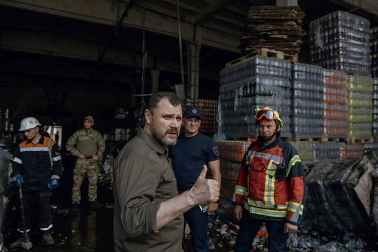     :           .   ,    02