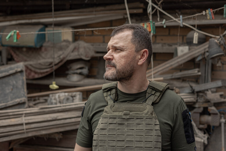     :           .   ,    06