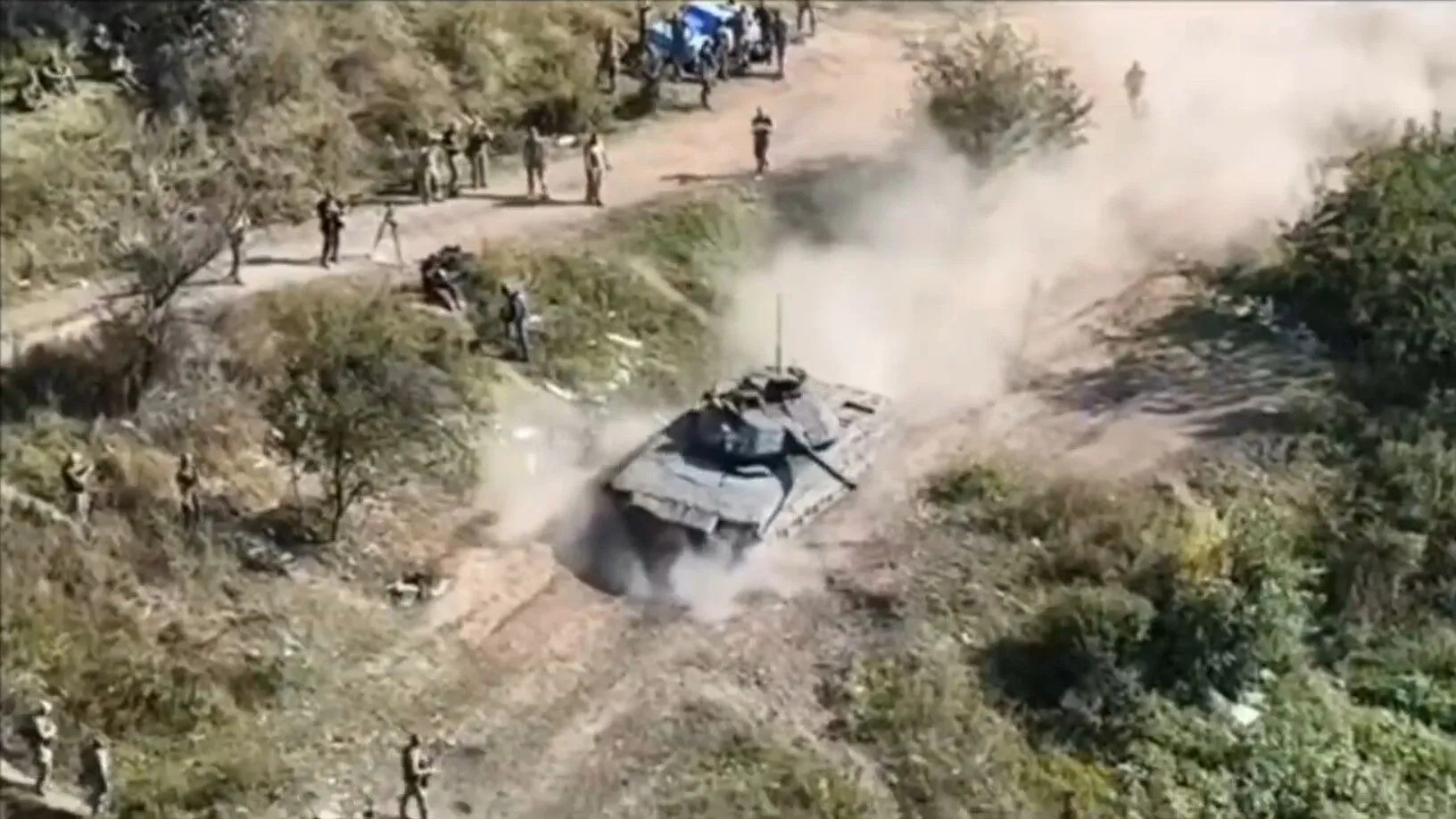 Воїни ЗСУ готуються до штурмів у надскладних умовах: з’явилися кадри із затоплених окопів dqxikeidqxidqeant