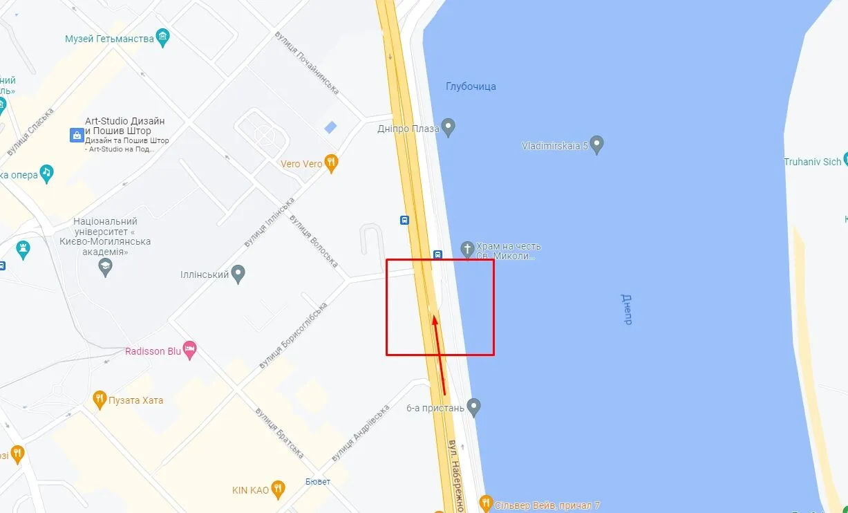 В Киеве на Подоле столкнулись Mercedes и Renault: есть пострадавшие, возникла пробка. Видео dqxikeidqxidqeant