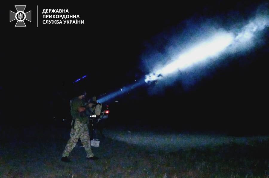 Пограничники ночью сбили пять "Шахедов" на юге (фото) dqxikeidqxidqeant