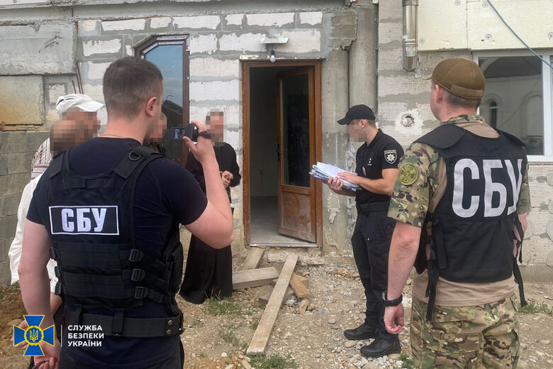 На Закарпатье кума жены Медведчука, священника УПЦ МП разоблачили на пропаганде коммунизма 06