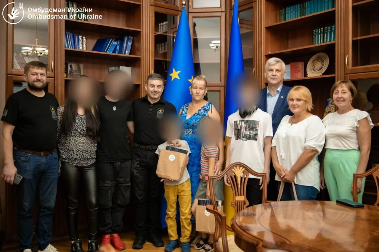     9  :   .  dqxikeidqxiuuant